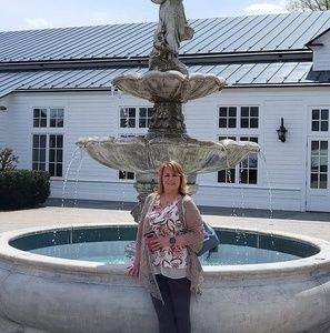 Meet your Posher, Vicky